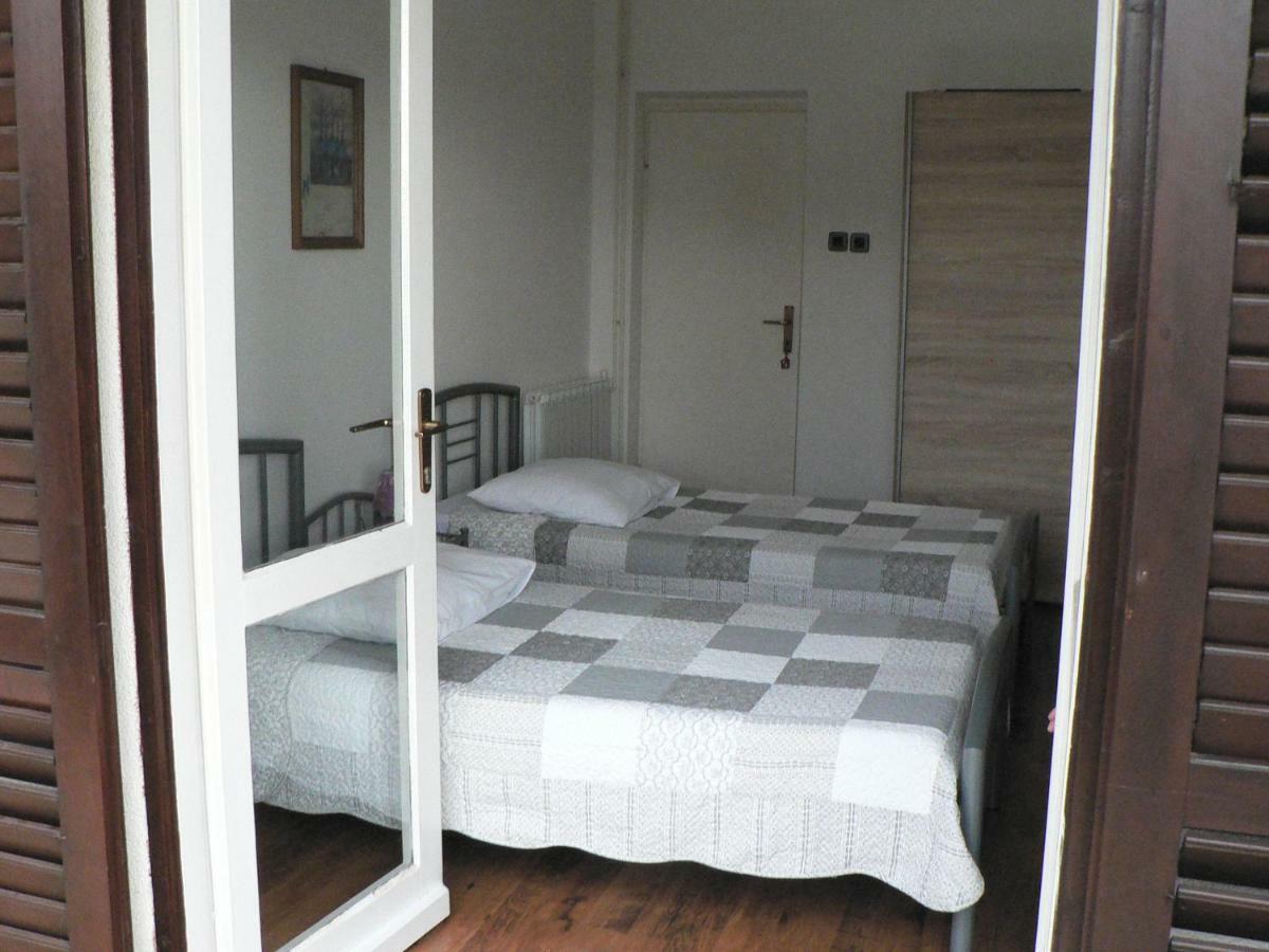 Apartman Mare พูลา ภายนอก รูปภาพ